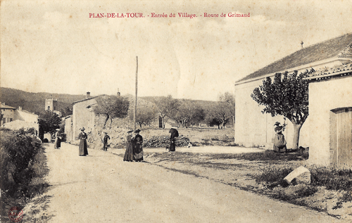 002-Giraud1 Entree village PDLT