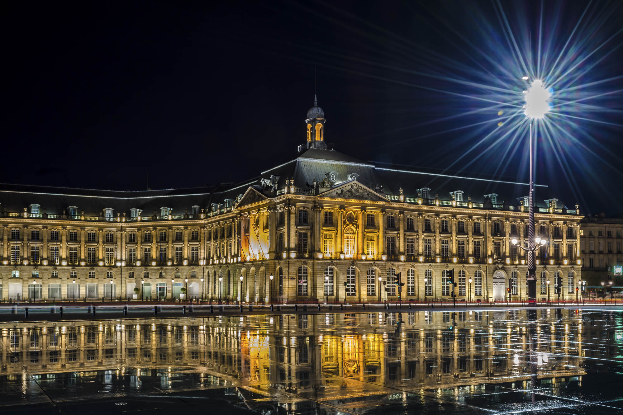 Alain Angle Place de la Bourse  Bordeaux