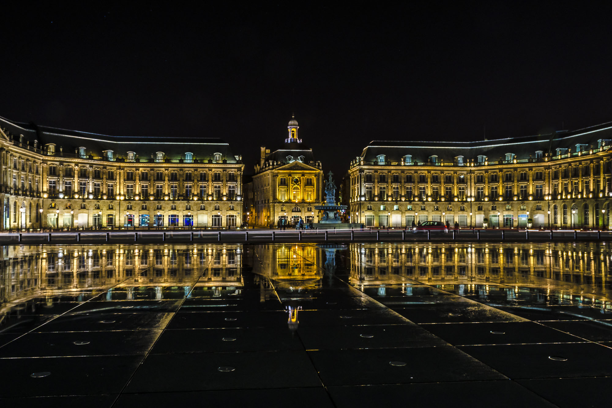 Alain Nuit 3  Place de Bourse Bordeaux